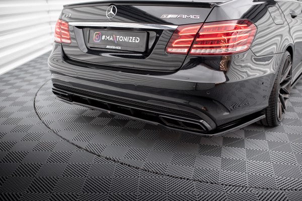Maxton Central Rear Splitter (With Vertical Bars) Mercedes-Benz E63 Amg Sedan W212 Facelift - Gloss Black