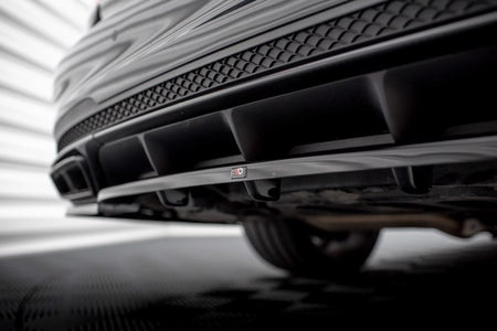 Maxton Central Rear Splitter (With Vertical Bars) Mercedes-Benz E63 Amg Sedan W212 Facelift - Gloss Black
