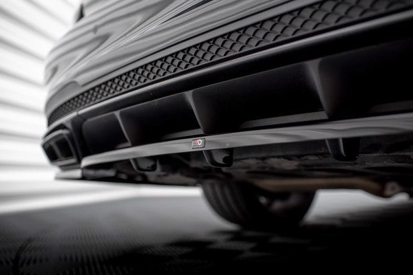 Maxton Central Rear Splitter (With Vertical Bars) Mercedes-Benz E63 Amg Sedan W212 Facelift - Gloss Black