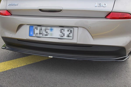 Maxton Central Rear Splitter (Without Vertical Bars) Hyundai I30 Mk3 Hatchback - Gloss Black
