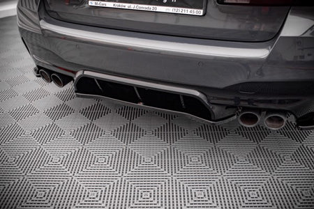 Maxton Central Rear Splitter BMW M5 F90 - Gloss Black