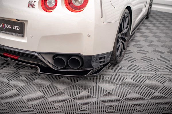 Maxton Central Rear Splitter (With Vertical Bars) Nissan Gtr R35 Facelift - Gloss Black