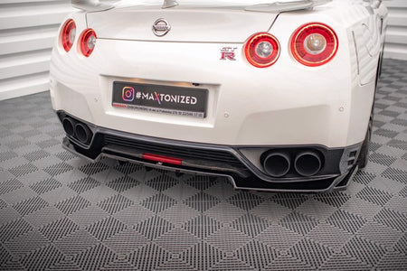 Maxton Central Rear Splitter (With Vertical Bars) Nissan Gtr R35 Facelift - Gloss Black