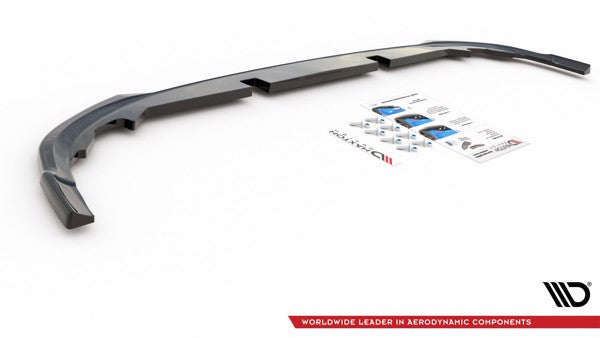 Maxton Central Rear Splitter VW Golf 8 - Gloss Black