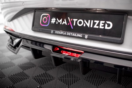 Maxton Central Rear Splitter (With Vertical Bars) Hyundai Elantra Mk7 - Gloss Black