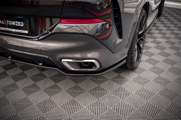 Maxton Central Rear Splitter (With Vertical Bars) V.2 BMW X6 M-Pack G06 - Gloss Black