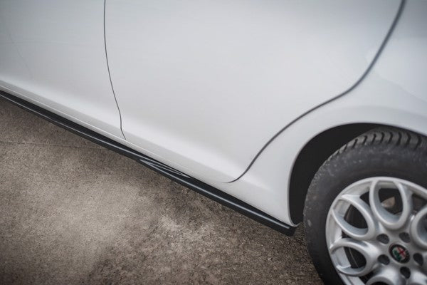 Maxton Side Skirts Diffusers Alfa Romeo Giulietta Facelift - Gloss Black