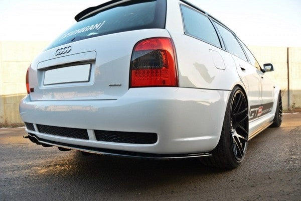 Maxton Rear Splitter Audi RS4 B5 (With A Vertical Bar) - Gloss Black