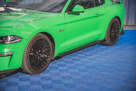 Maxton Street Pro Side Skirts Diffusers V.1 + Flaps Ford Mustang Gt Mk6 Facelift - Black + Gloss Flaps    