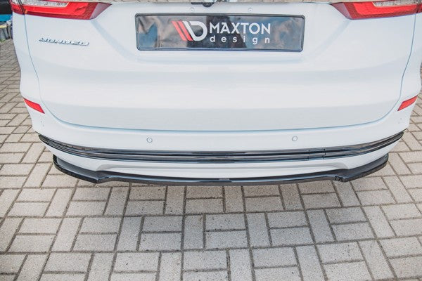 Maxton Central Rear Splitter Ford Mondeo Estate Platinium Mk5 Facelift - Gloss Black