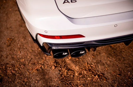 Sort Maxton bagdiffuser med imitation af udstødningsender til Audi A6 C8 S-Line, designet til at forbedre bilens aerodynamik og 