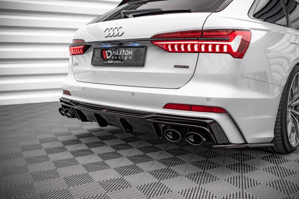 Sort Maxton bagdiffuser med imitation af udstødningsender til Audi A6 C8 S-Line, designet til at forbedre bilens aerodynamik og 
