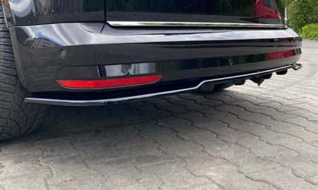 Maxton Central Rear Splitter (With Vertical Bars) Volkswagen Caddy Mk. 4 - Gloss Black