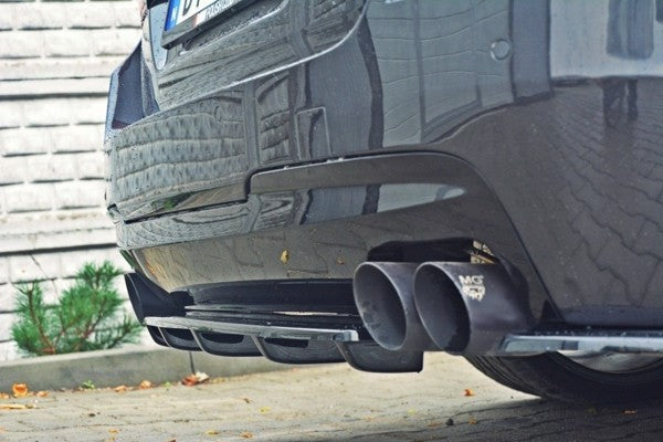 Maxton Central Rear Splitter For BMW 5 F11 M-Pack (Fits Two Double Exhaust Ends) - Gloss Black