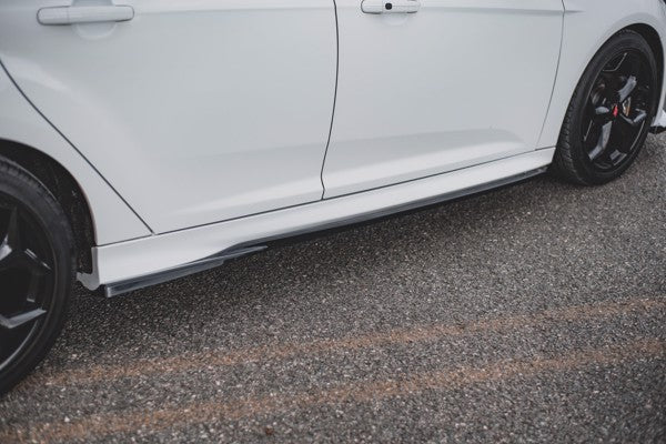 Maxton Side Skirts Diffusers V.2 Ford Focus St Mk3 - Gloss Black