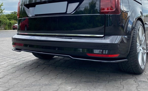 Maxton Central Rear Splitter Volkswagen Caddy Mk. 4 - Gloss Black