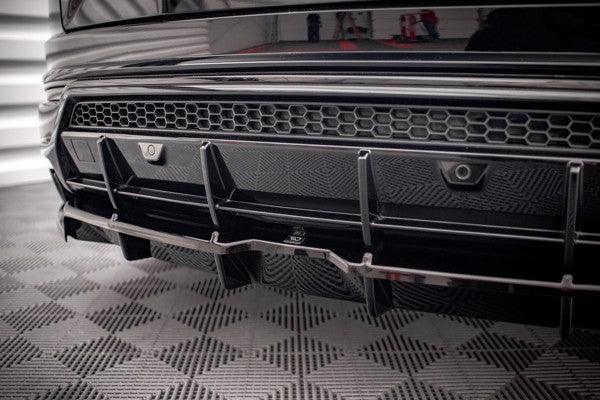 Maxton Central Rear Splitter (With Vertical Bars) Lamborghini Urus Mk1
