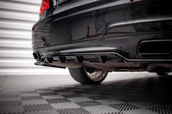 Maxton Central Rear Splitter (With Vertical Bars) BMW 7 M-Pack F01 - Gloss Black