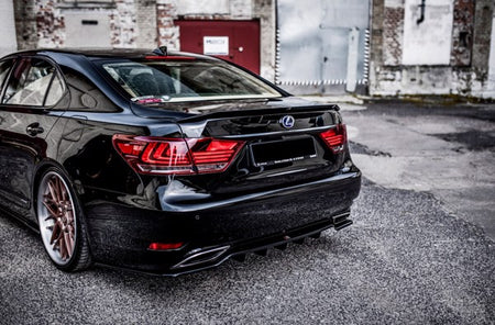 Maxton Central Rear Splitter (With Vertical Bars) Leuxs Ls Mk4 Facelift - Gloss Black