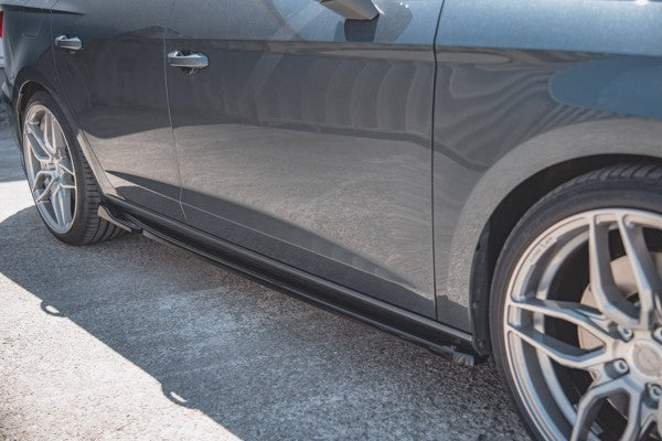 Maxton Side Skirts Diffusers V.4 Seat Leon Cupra / Fr Mk3 Fl - Gloss Black