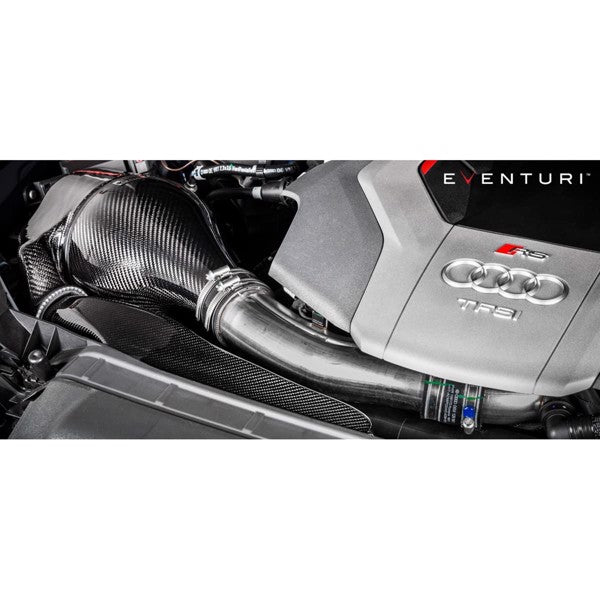 Sort Eventuri carbon intake system med sekundær kanal til Audi B9 RS5/RS4, inklusive luftfilter og monteringsbeslag, vist mod hv