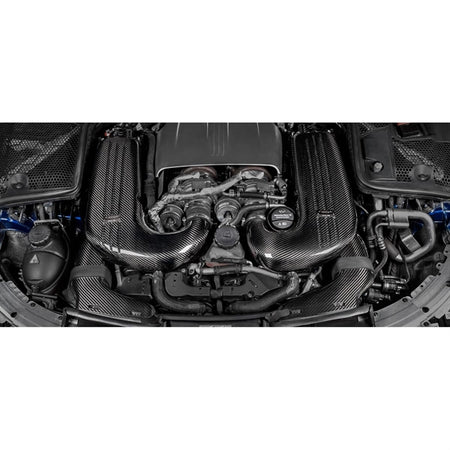 Eventuri carbon indsugningssystem til Mercedes X205 C63/C63S AMG varianter med højtydende luftfiltre og kulfiber komponenter.