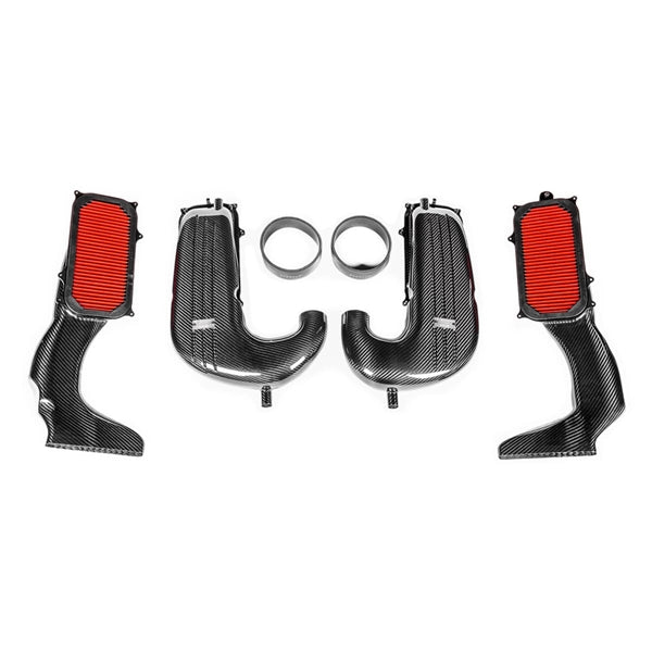 Eventuri Carbon Intake til Mercedes GLC63S med kulfiberindsugningsrør og røde luftfiltre på hvid baggrund