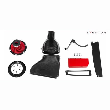 Eventuri Full Black carbon luftindsugningssystem med rød filter til Audi S3 8V 2.0 TFSI, vist med alle dele adskilt på hvid bagg