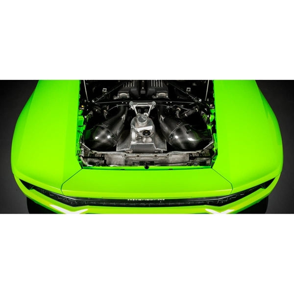 Eventuri Carbon Intake indsugningsrør i kulfiber til Lamborghini Huracan med monteringsbeslag på hvid baggrund