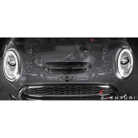 Eventuri sort kulfiber luftindsugningssystem til Mini Cooper S og JCW med rød sportsluftfilter og carbon dele, isoleret på hvid 