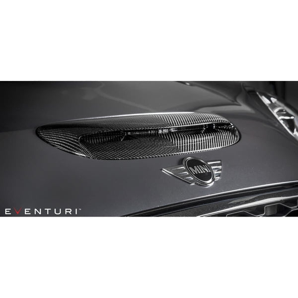 Eventuri sort kulfiber luftindsugningssystem til Mini Cooper S og JCW med rød sportsluftfilter og carbon dele, isoleret på hvid 