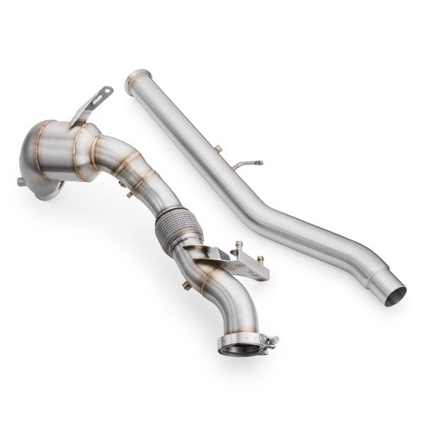 RM Motors Downpipe til AUDI S3 8Y 2.0 TFSI med katalysator, motorsport design og 100 cpsi kapacitet i rustfrit stål.