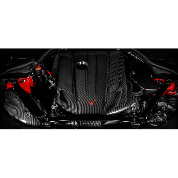 Eventuri Carbon Intake sæt til Toyota Supra MK5 3.0 B58 med kulfiber luftkanal, rør og rød luftfilter.