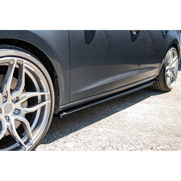 Maxton Side Skirts Diffusers V.2 Seat Leon Mk3 Cupra/ Fr Facelift - Gloss Black
