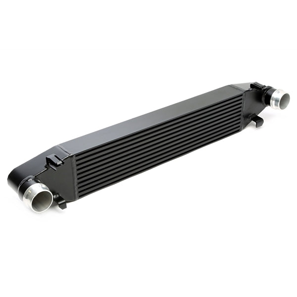 Sort TA-Technix intercooler til Mercedes Benz C-Klasse med aluminiumsforbindelser og effektiv varmeveksling.