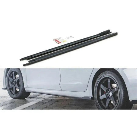 maxton-rajouts-des-bas-de-caisse-v3-skoda-octavia-rs-mk4-noir-brillant-4