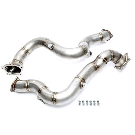 TA-Technix downpipe i rustfrit stål til Audi S7 og RS7 med bends og monteringsskruer på hvid baggrund